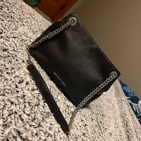 Michael Kors Black Textured Leather 30334179_59431923_600.jpg main image 3